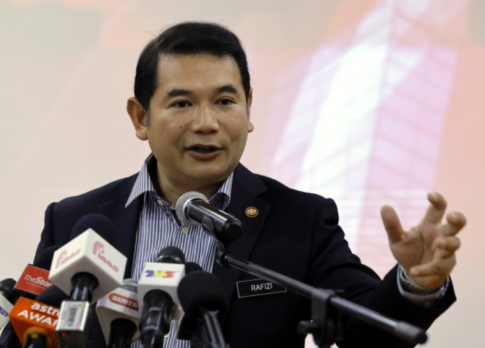 Rafizi Ramli, a prominent Malaysian economist, delivers a speech on the country's economic challenges and potential solutions malaysia latest news malaysia news malaysianews.my